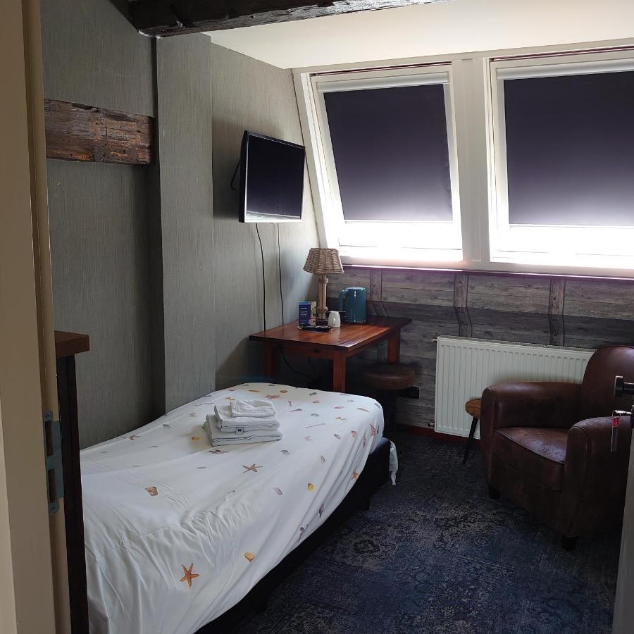 De Cyprian Bed & Breakfast Kaard ภายนอก รูปภาพ